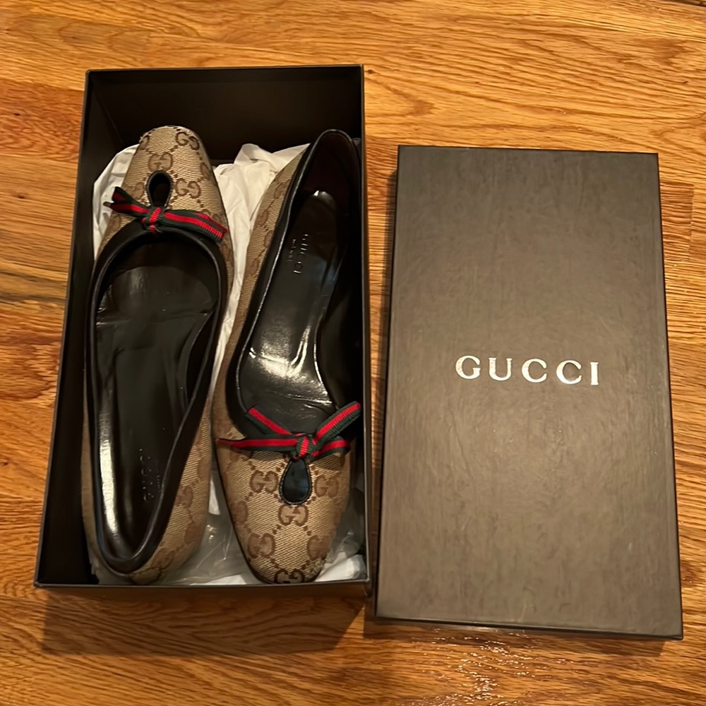 Gucci pixie BE GG keyhole skimmer 7.5B